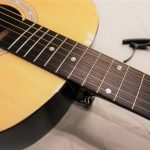 重要なのは楽器本体だけじゃない！ ギター初心者がまず揃えるべきグッズには何があるの？